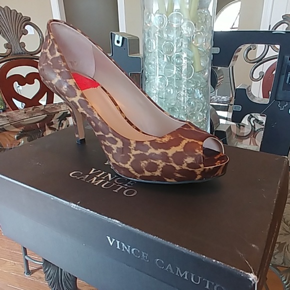 Heels - Picture 2 of 2